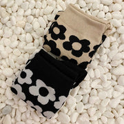 Modern Daisy Socks Set Of 2 Pairs